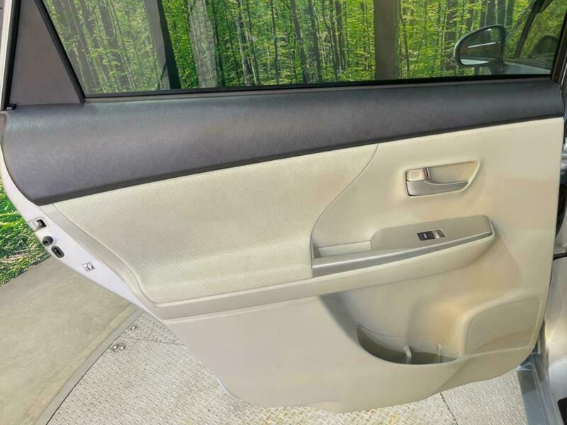 PRIUS ALPHA