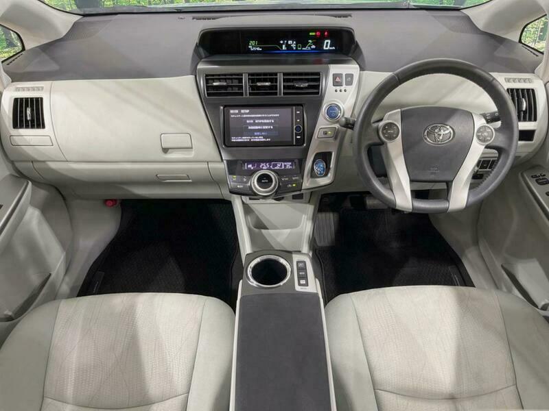 PRIUS ALPHA