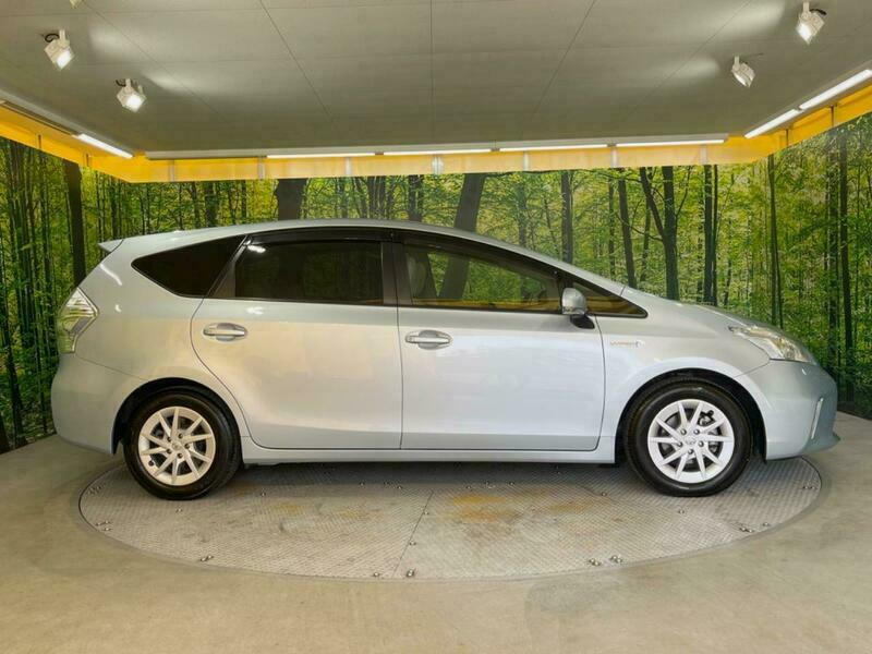 PRIUS ALPHA