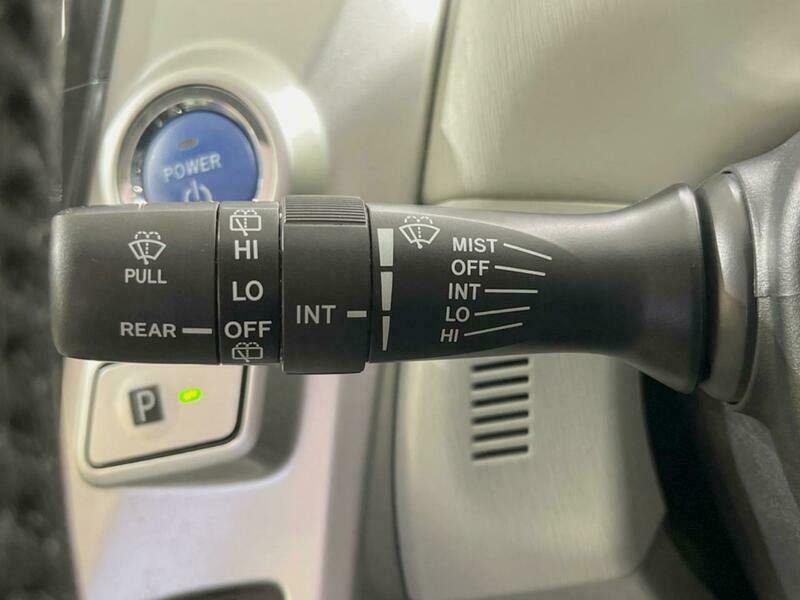 PRIUS ALPHA