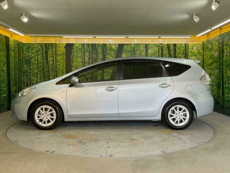 PRIUS ALPHA