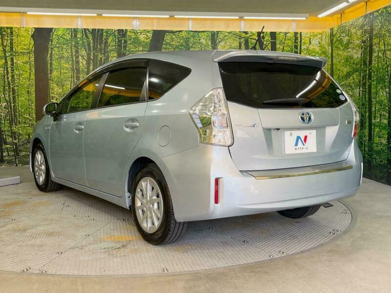 PRIUS ALPHA