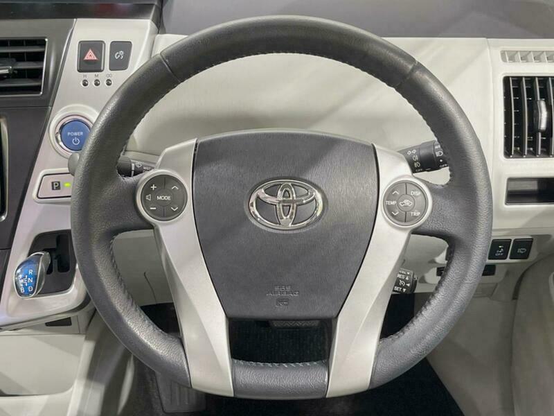 PRIUS ALPHA