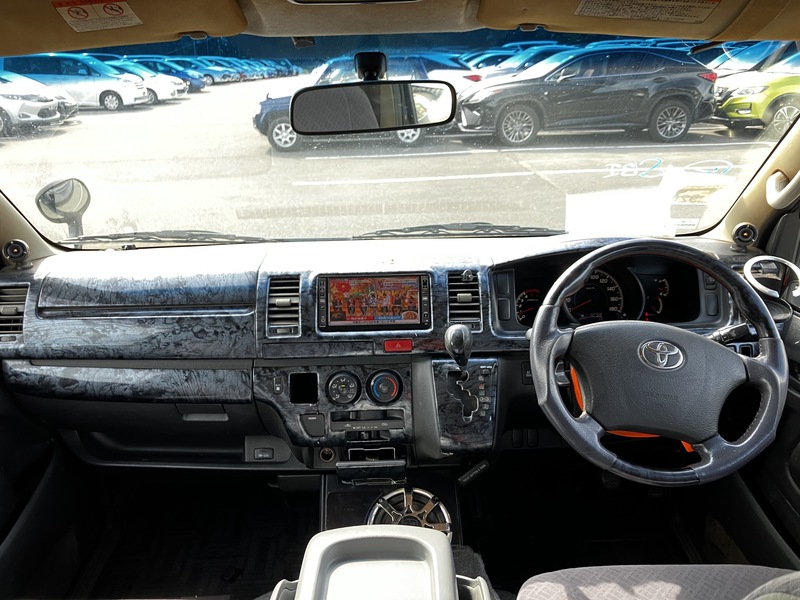 HIACE VAN