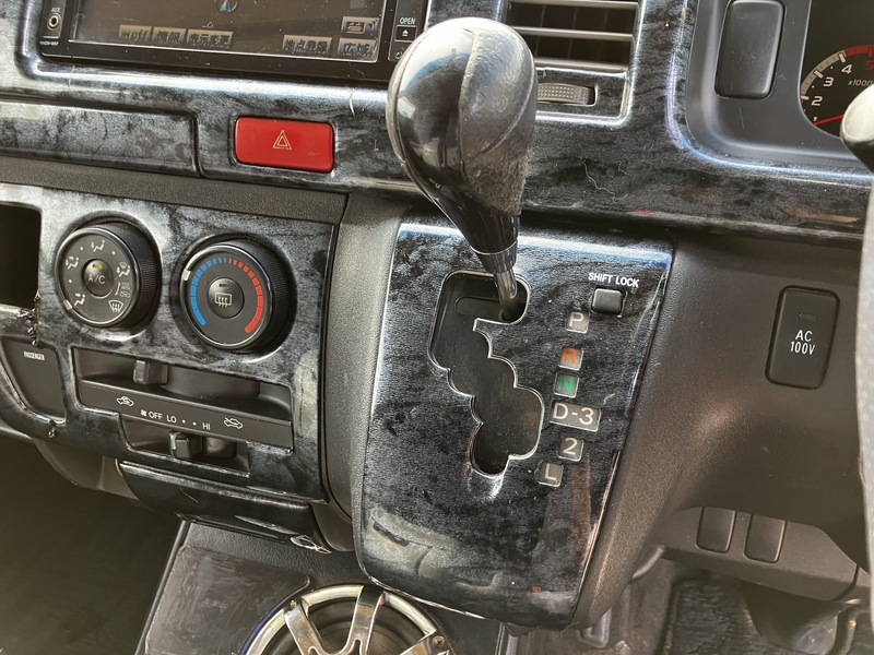 HIACE VAN