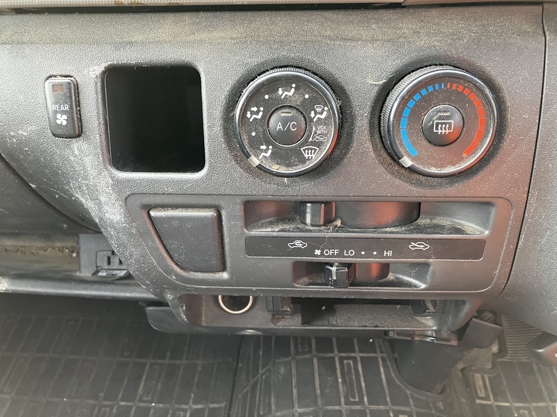 HIACE VAN