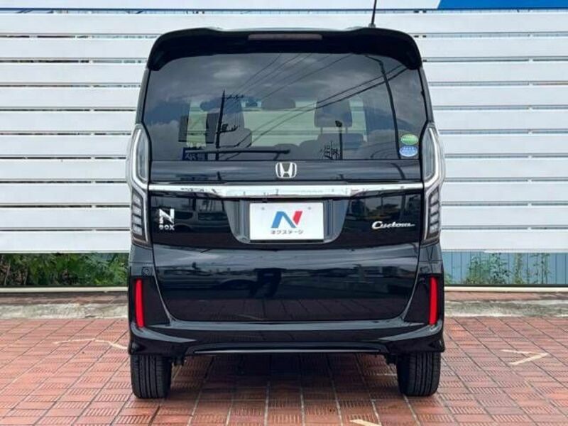 N BOX CUSTOM