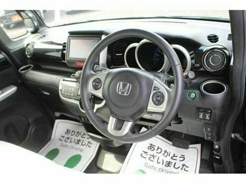 N BOX CUSTOM