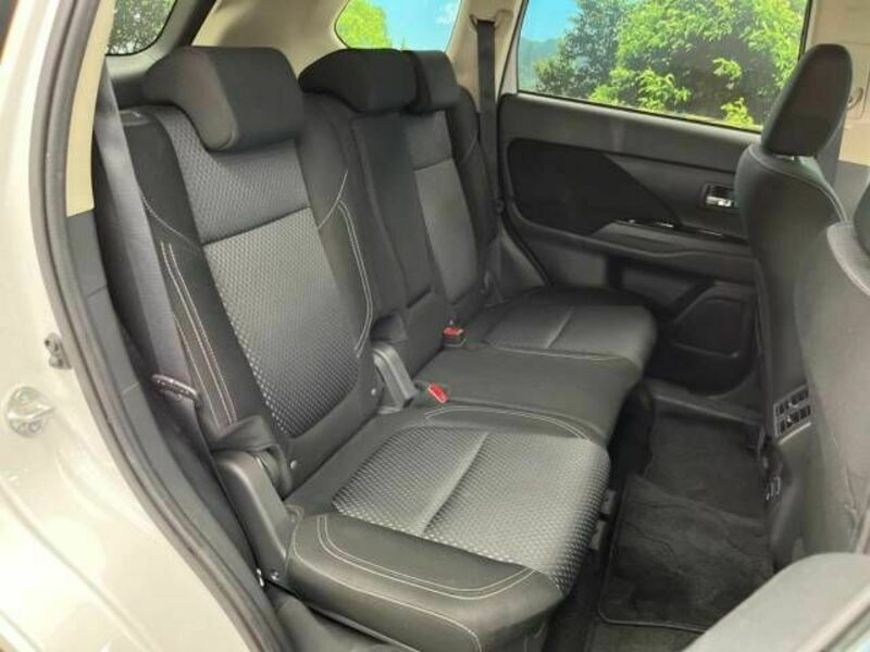 OUTLANDER PHEV