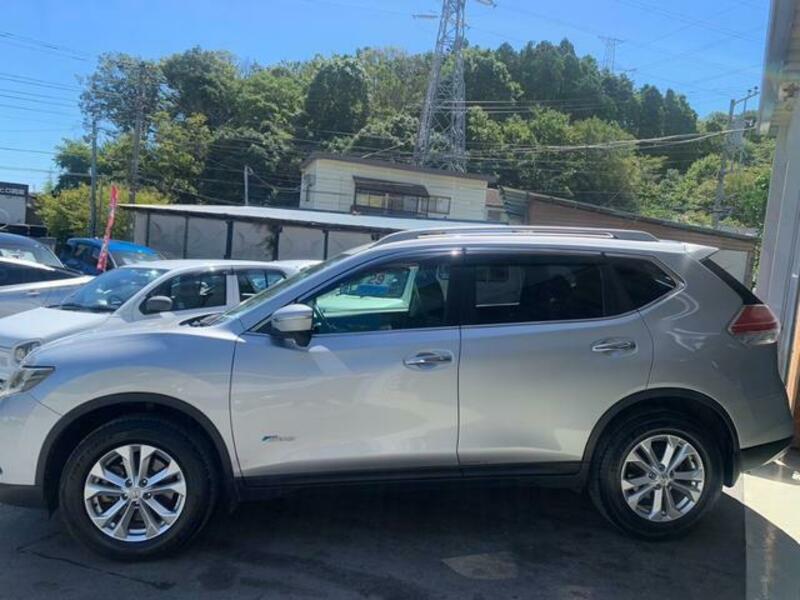 X-TRAIL