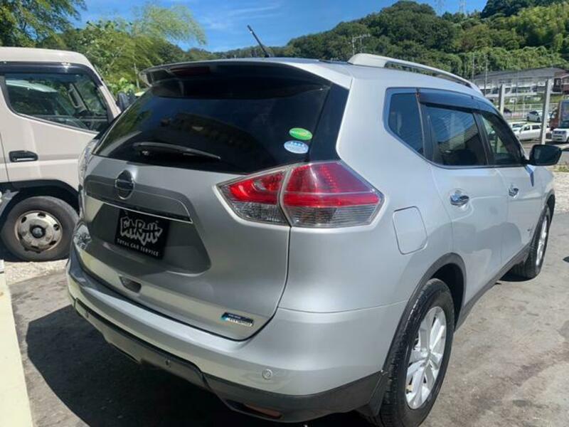 X-TRAIL