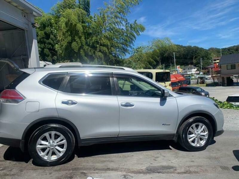 X-TRAIL