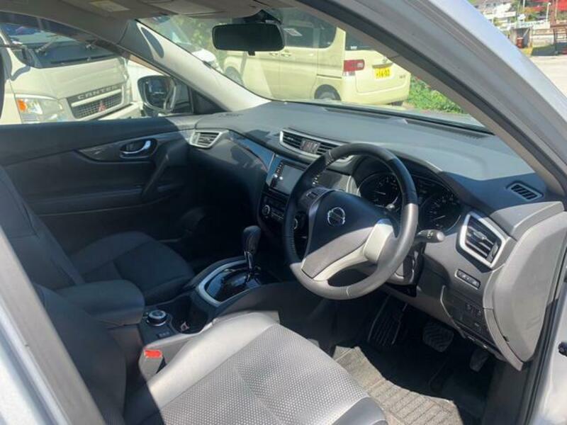 X-TRAIL