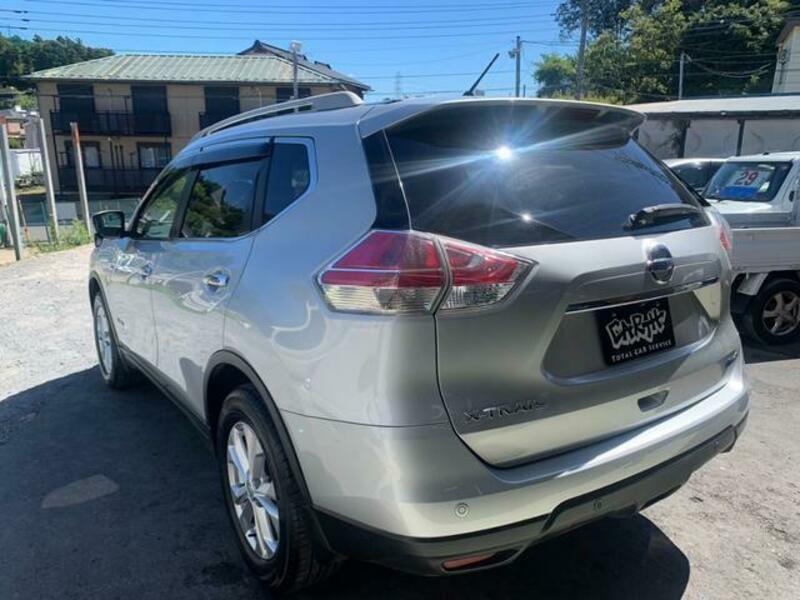 X-TRAIL