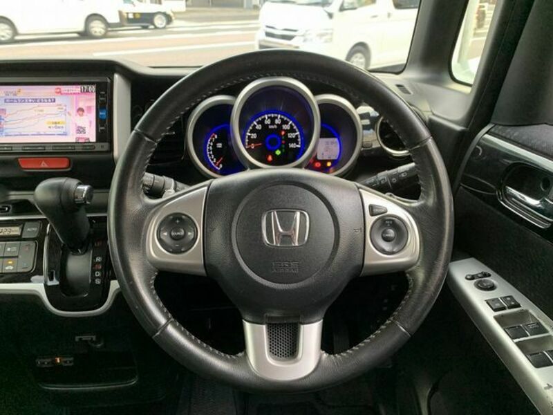 N BOX CUSTOM