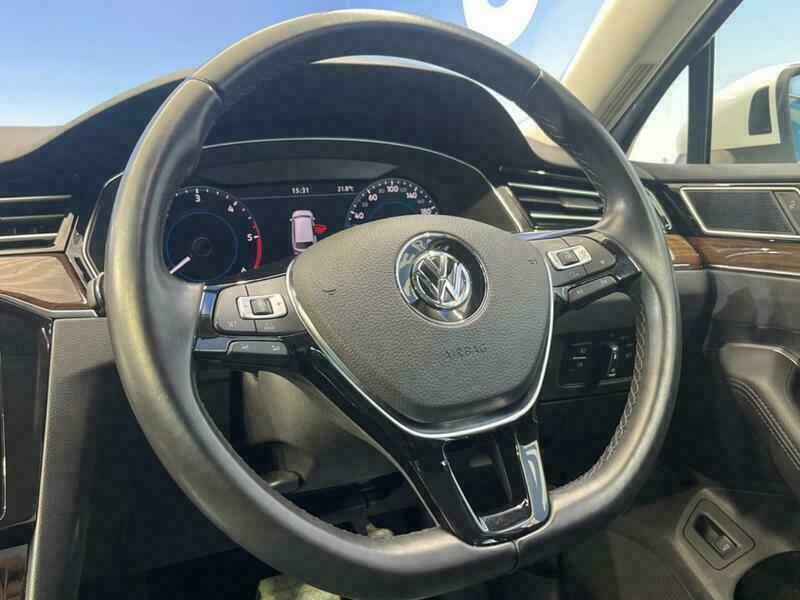 PASSAT VARIANT