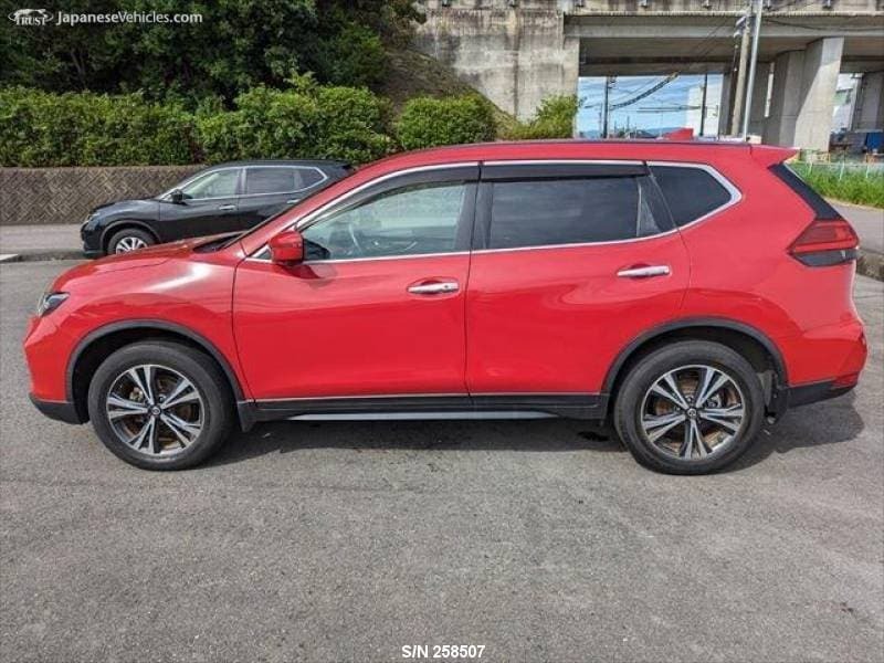 X-TRAIL