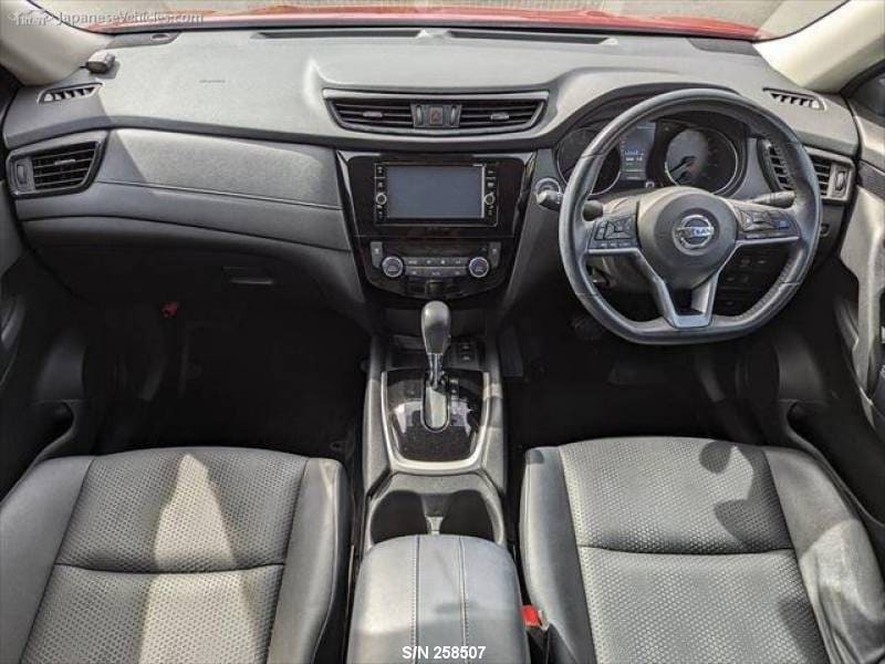 X-TRAIL