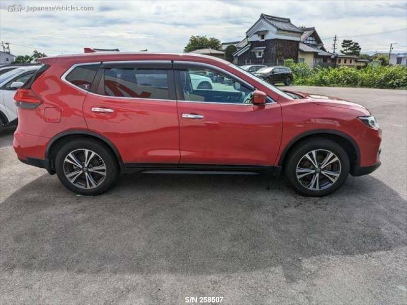 X-TRAIL
