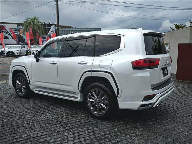 LAND CRUISER