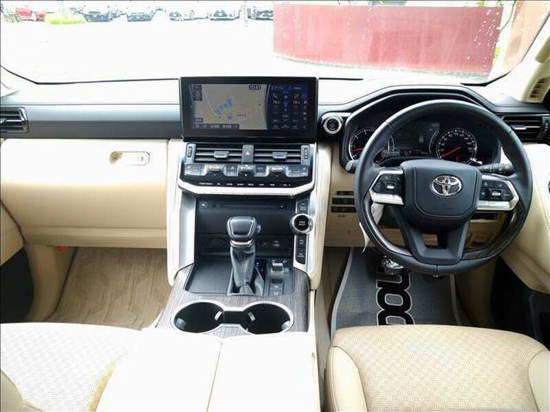 LAND CRUISER