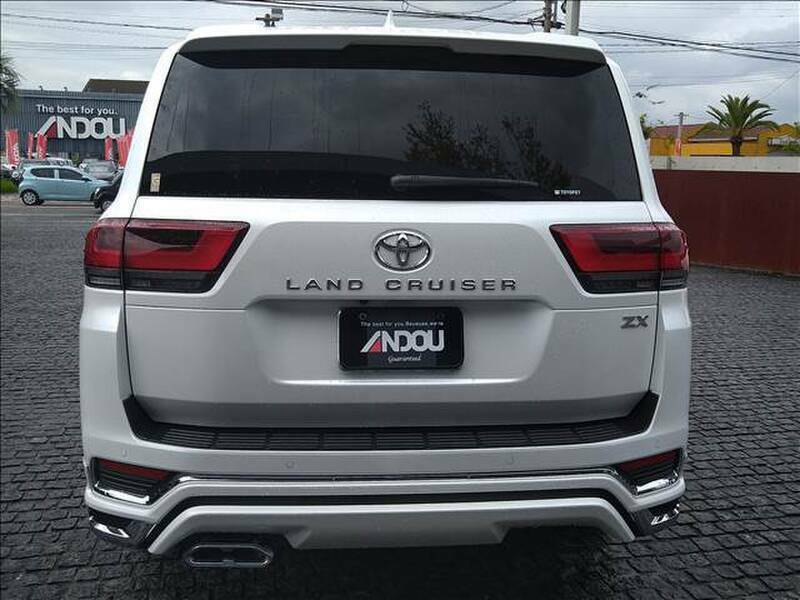 LAND CRUISER