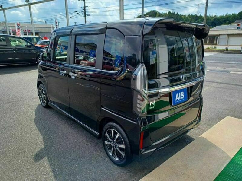 N BOX CUSTOM