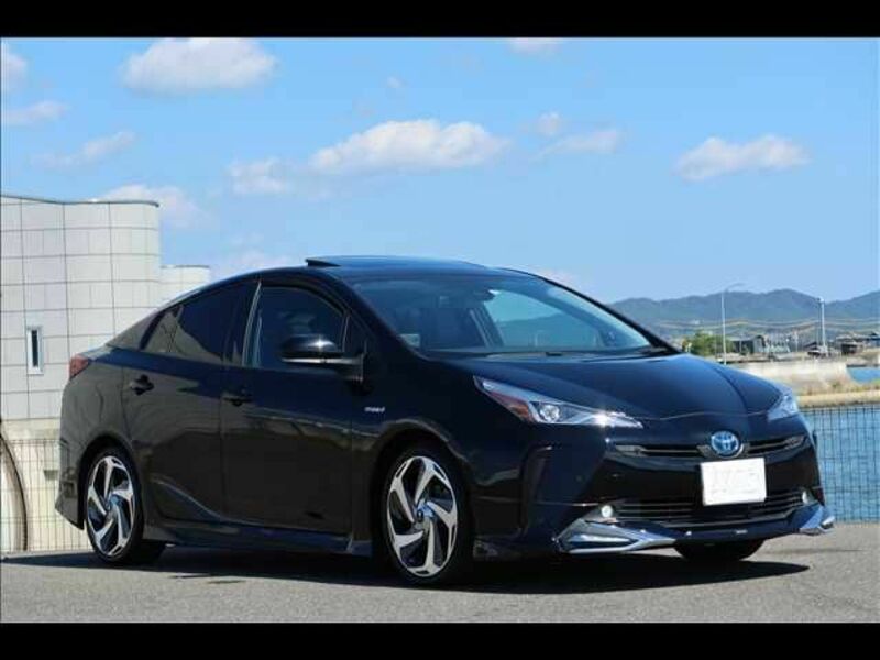 TOYOTA　PRIUS