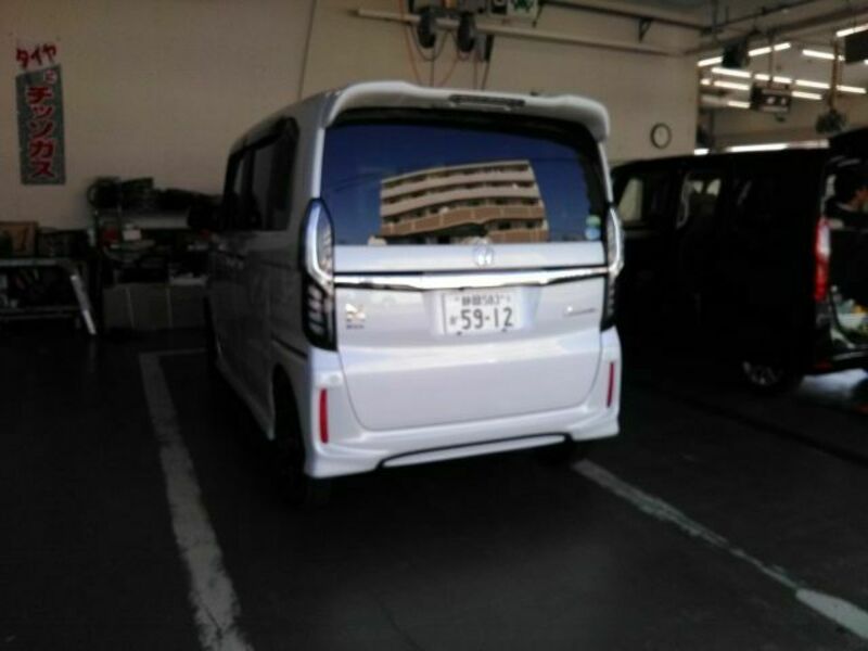 N BOX CUSTOM