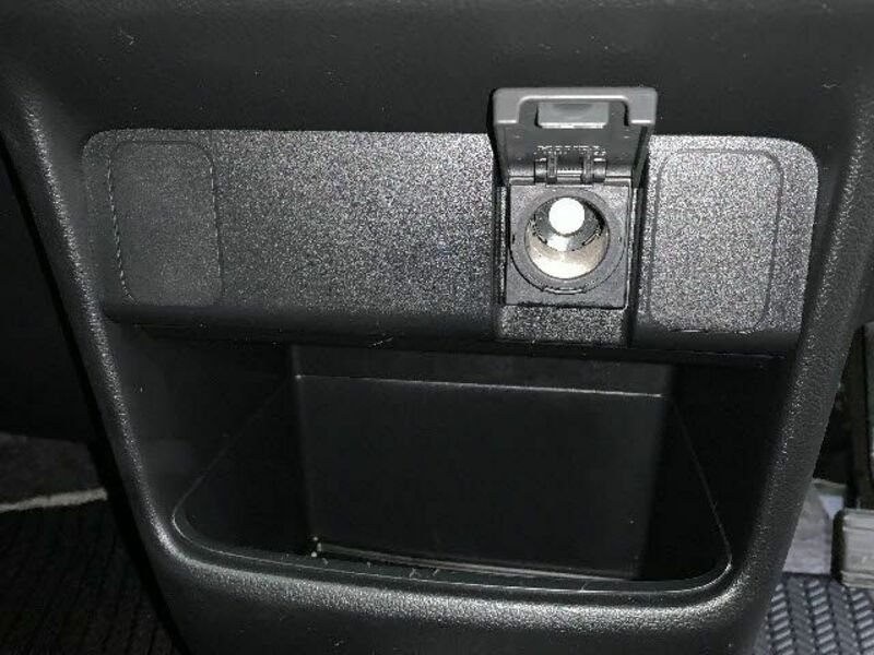 N BOX