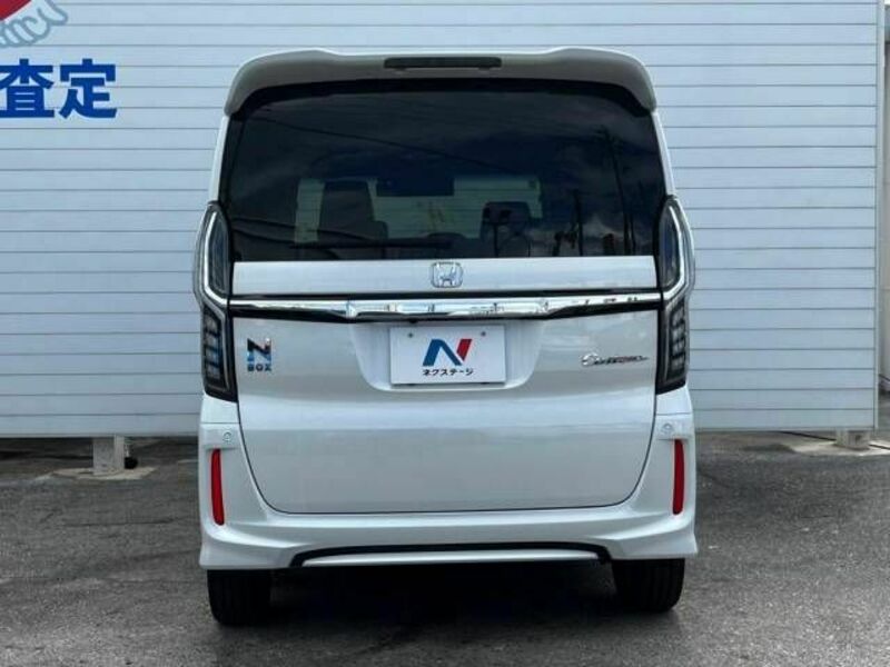 N BOX CUSTOM