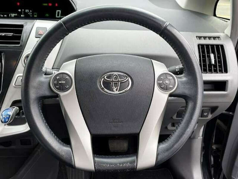 PRIUS ALPHA