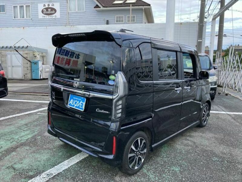 N BOX CUSTOM