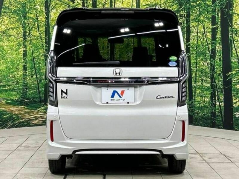 N BOX CUSTOM