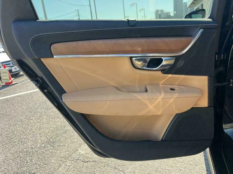 V90