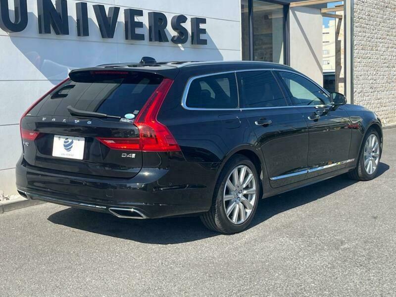 V90