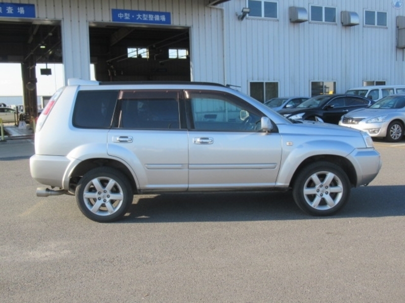 X-TRAIL