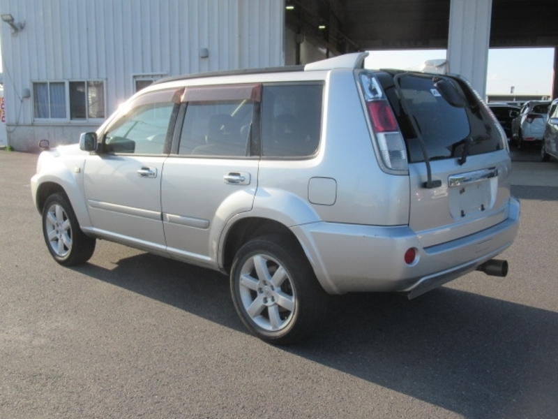 X-TRAIL