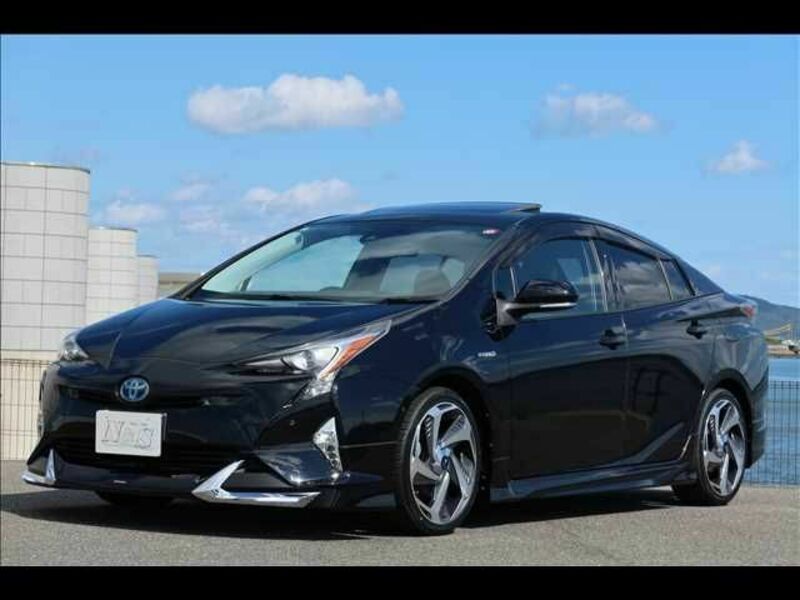 TOYOTA　PRIUS