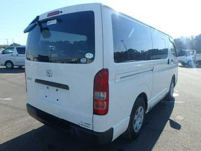 Toyota hiace kdh206v