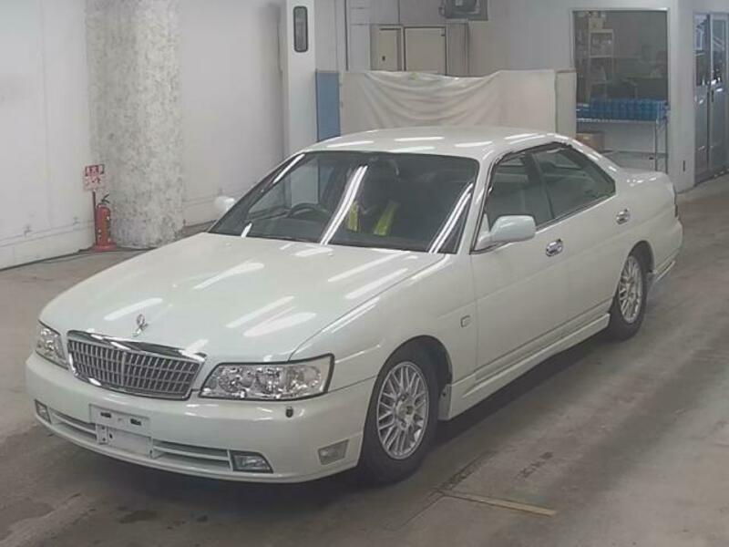 NISSAN　LAUREL