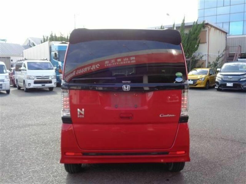 N BOX CUSTOM