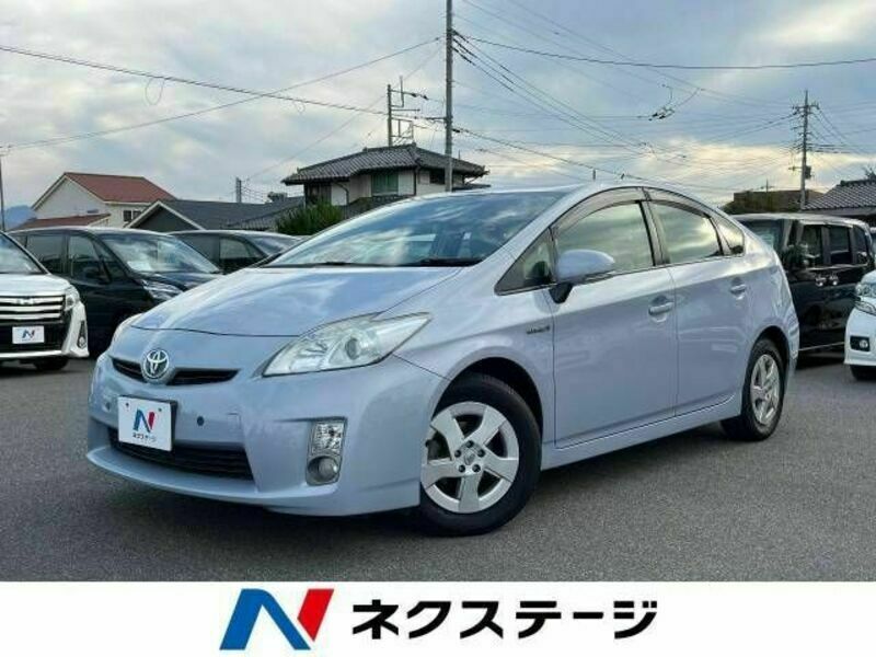 TOYOTA　PRIUS