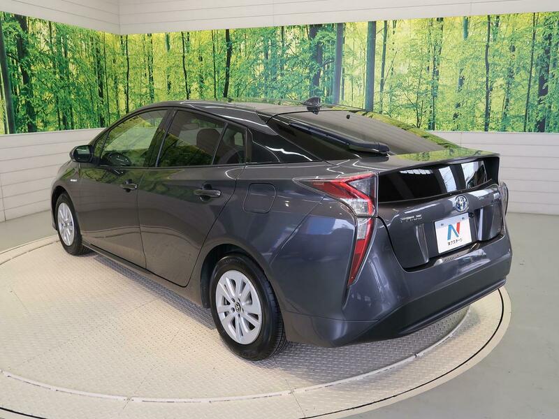 Used 2018 TOYOTA PRIUS ZVW50 | SBI Motor Japan