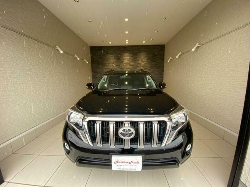 LAND CRUISER PRADO-1