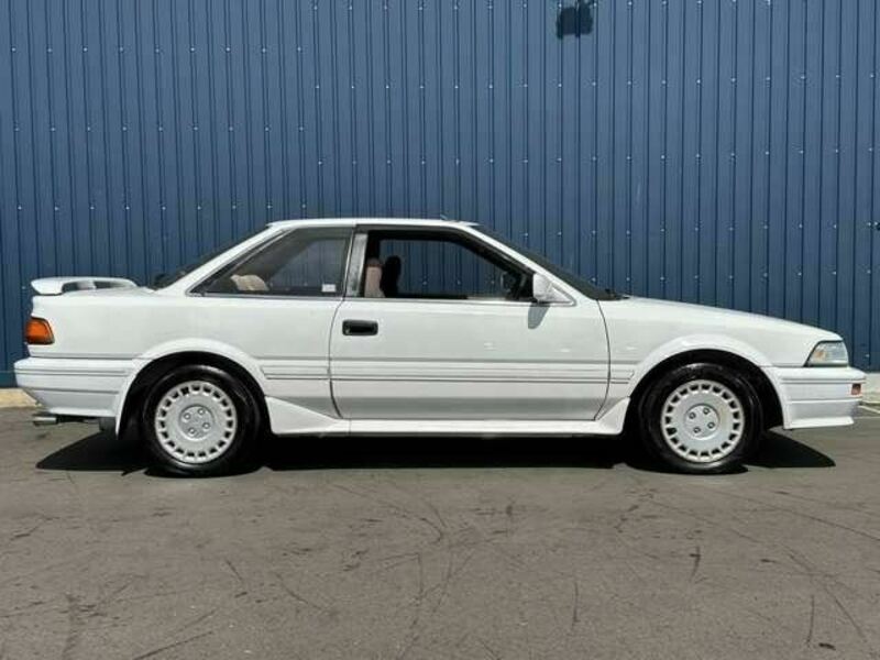 COROLLA LEVIN
