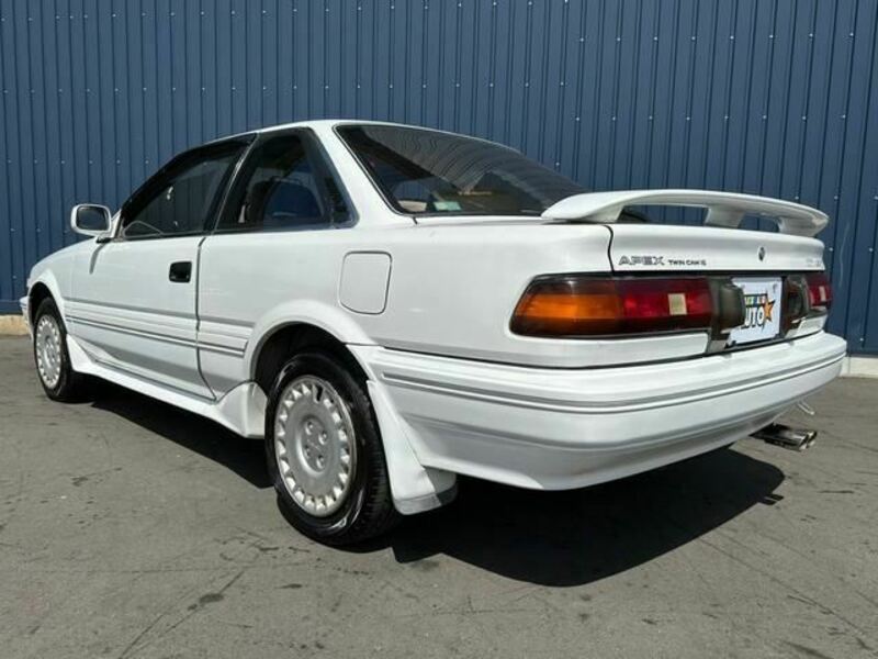 COROLLA LEVIN