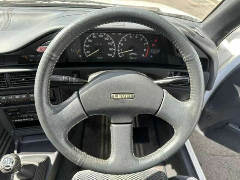 COROLLA LEVIN