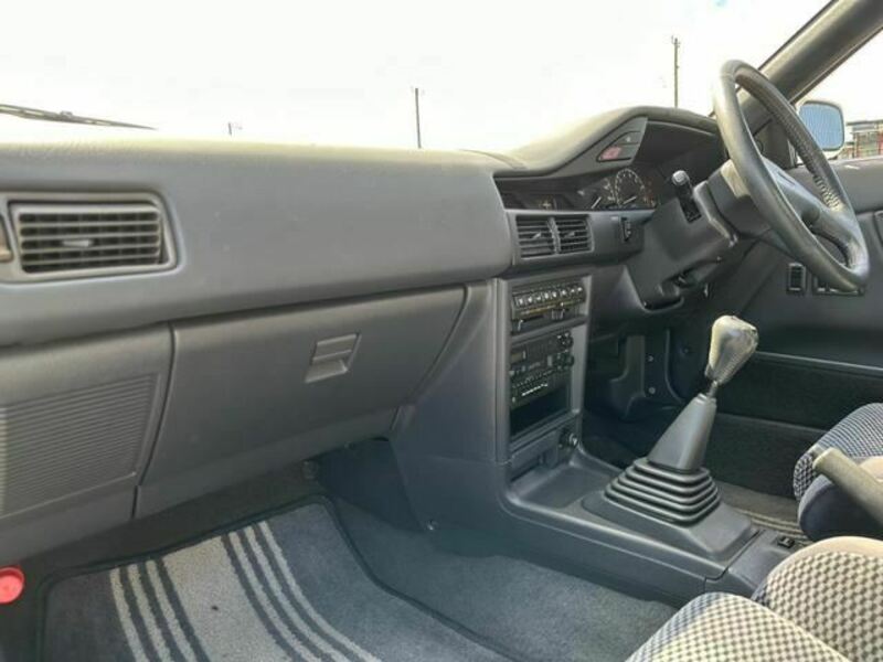 COROLLA LEVIN