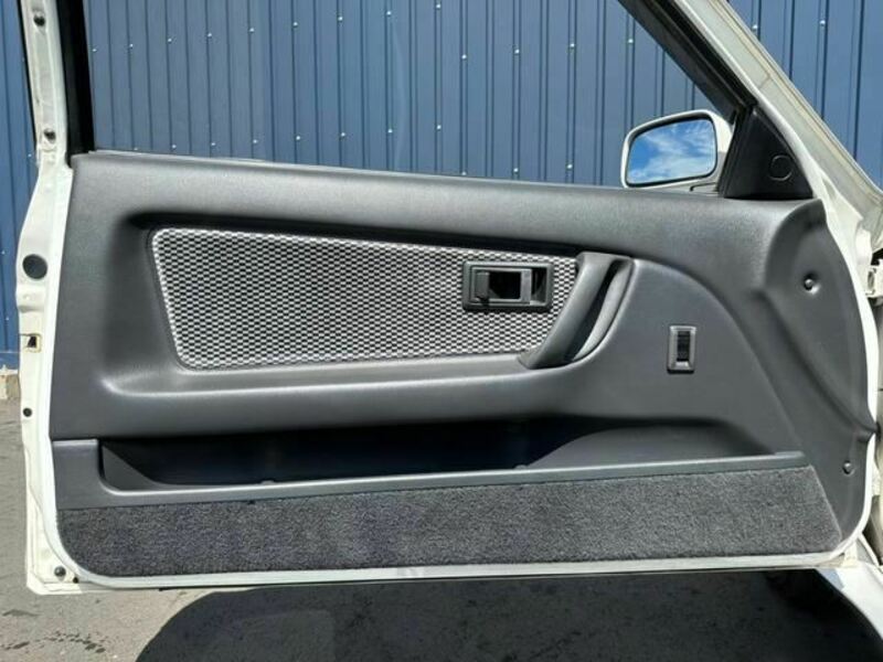 COROLLA LEVIN